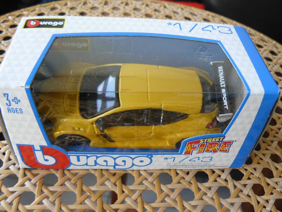Macheta Auto RENAULT MEGANE RS 2010, Noua, Scara1:43, Produs Bburago