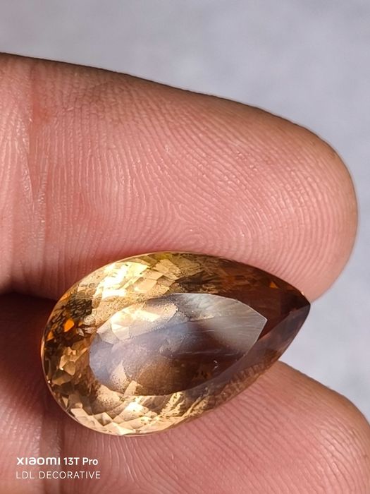 Топаз- шампанско цвят- 23.19 ct