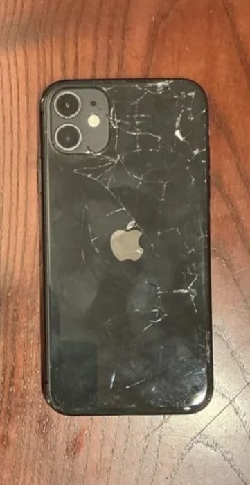 Iphone 11 нашел на улице