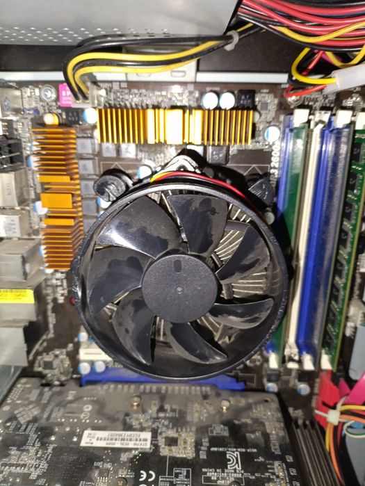 Бюджетный Компьютер и монитор