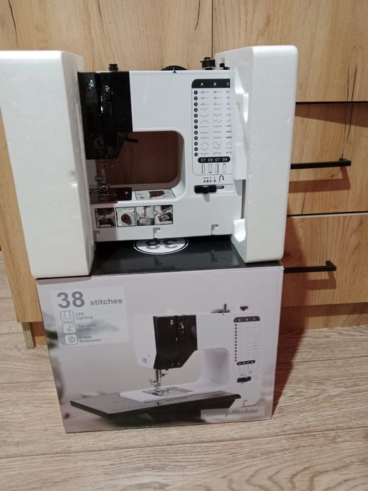 Швейная машина  новая