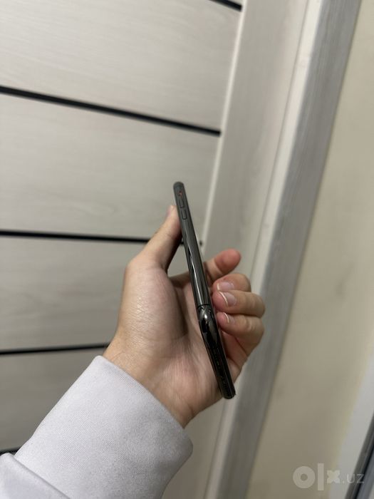 iphone 11 pro     .