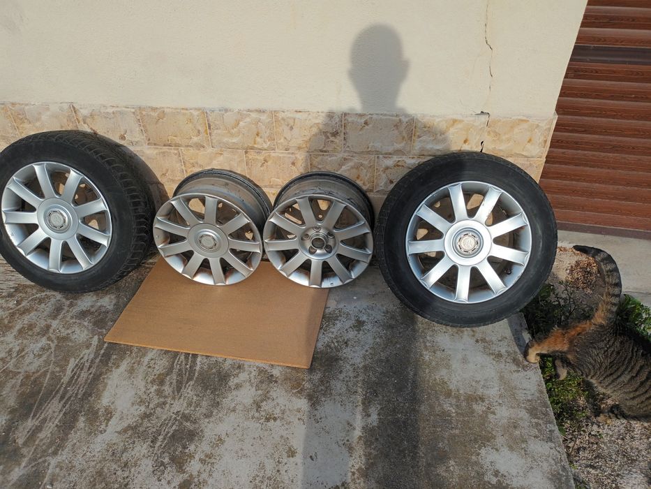 Продавам 4 бр. алуминиеви джанти с 2 бр гуми от Toyota Avensis 2001 го