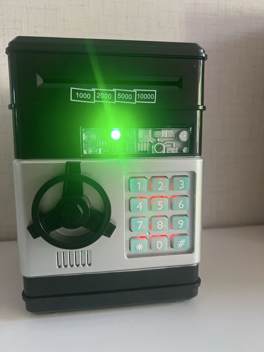 Касичка сейф Moneybox 23545 – с ПИН код, черен цвят