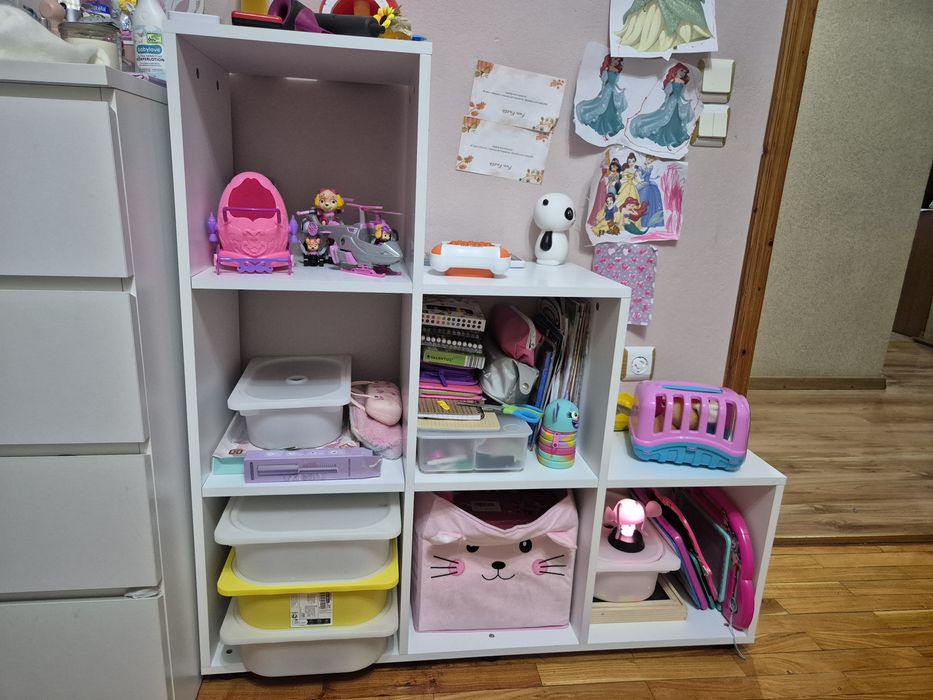 Етажерка за детска стая