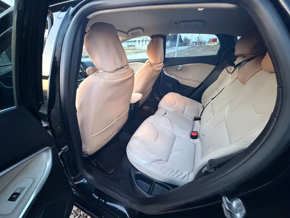 Vand Volvo V40 2.0 190cp D4 2015