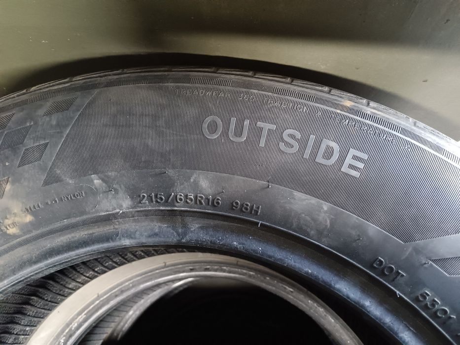 Продам комплект шин 215/65/R16