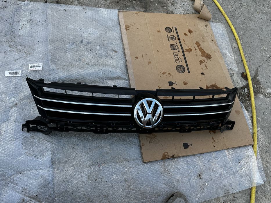 Grilă radiator vw touran .cod:1T0853655.C.
