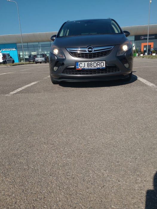 Vând Opel Zafira Tourer C 2.0 7 locuri