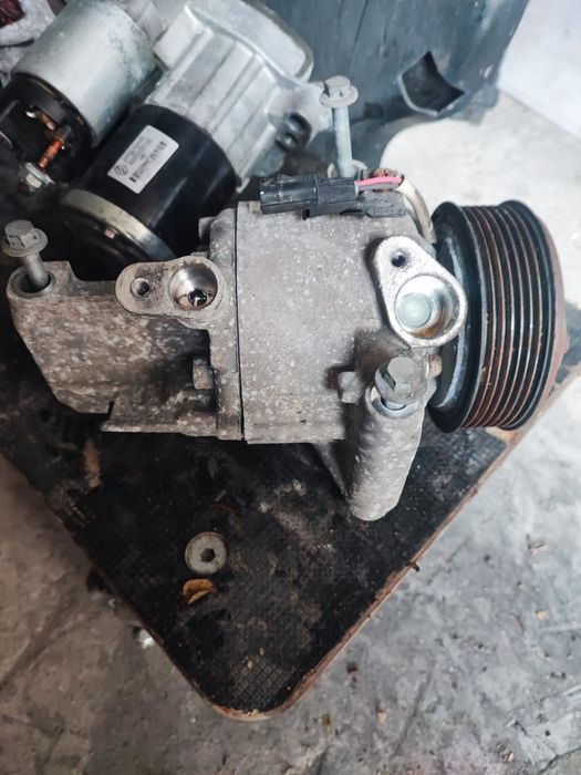 Vînd compresor aer conditionat dacia duster 2022