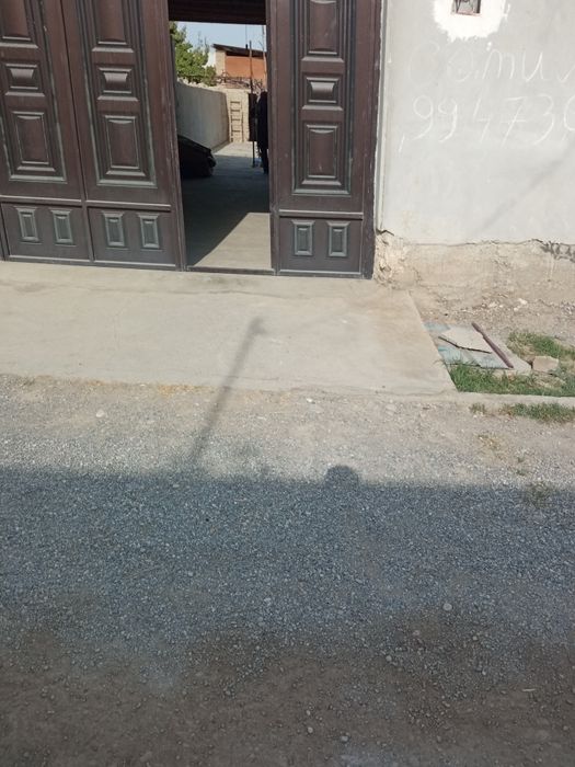 Садвин совхоз махаласе ёнгогзор ку́часе 9 Уй 3 хоналик ховле сотиладе