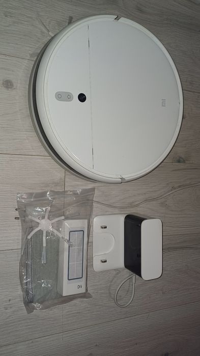 Робот прахосмукачка Xiaomi Mi Robot Vacuum Mop Cleaner, 0.6 л, WI-FI