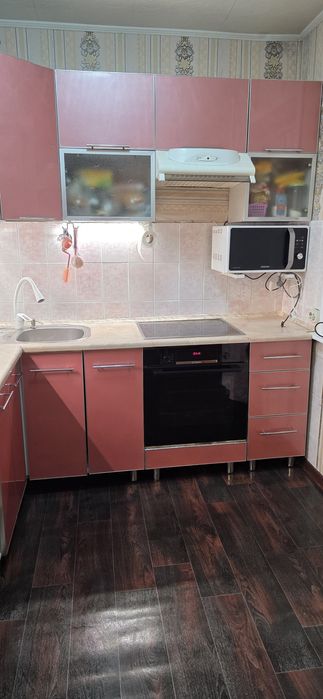 Продам угловой куханный гарнитур