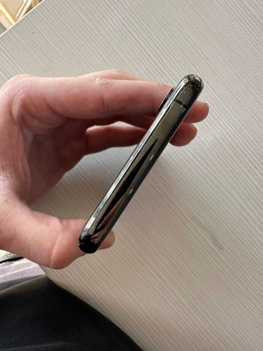 Телефон iPhone XS