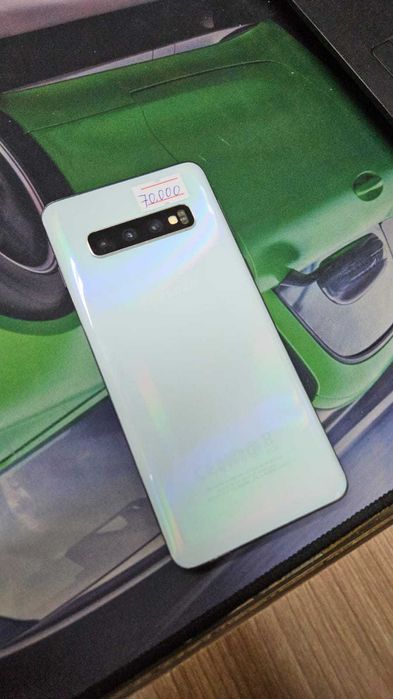 Samsung s10 в хорошем состояний