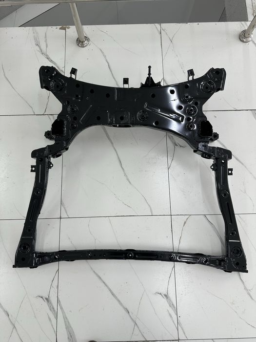 Hyundai Elantra передняя балка