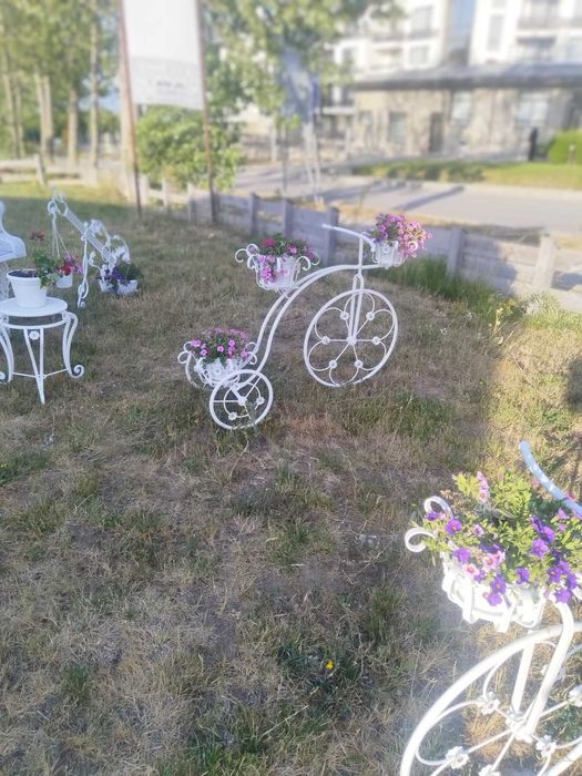 Цветарник за градинска декорация ръчна изработка