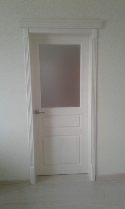 Двери из натульного дерева