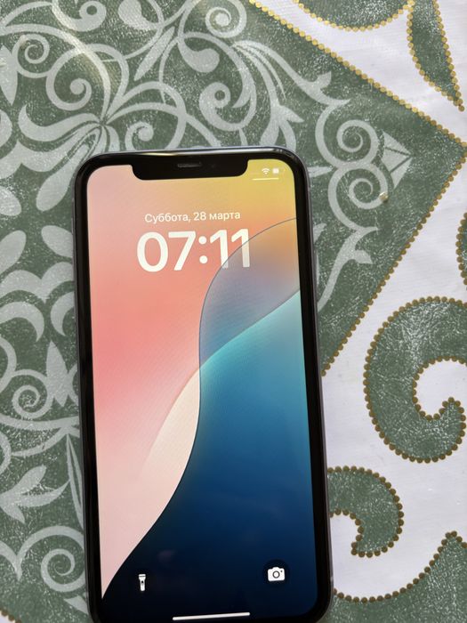 Айфон 11 б/у без царапин