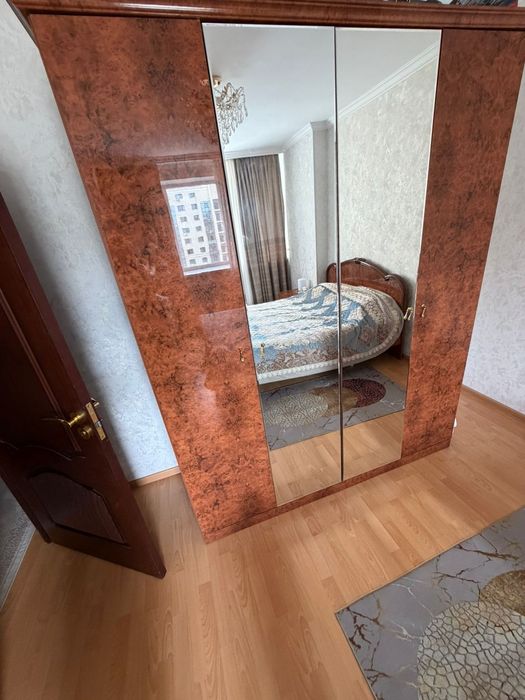 Продам спальный гарнитур