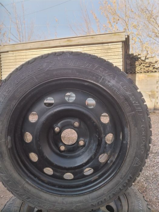 Продам  резину с дисками