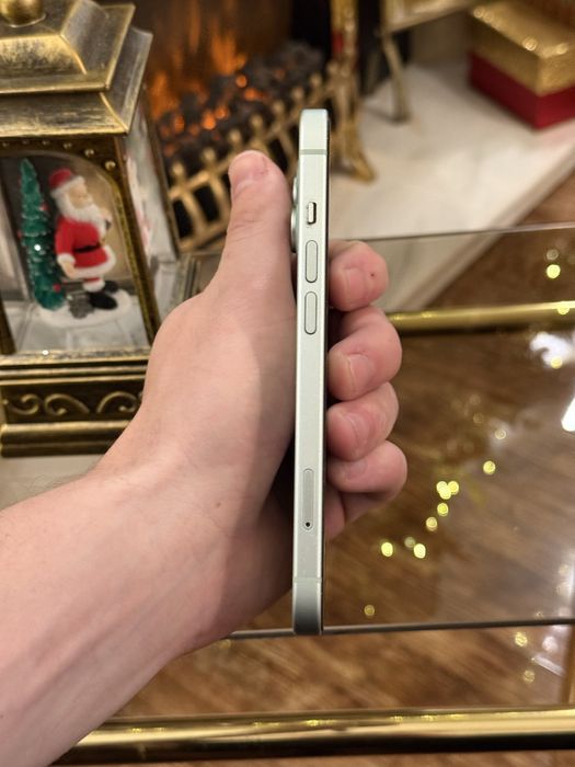 Iphone 15 128gb 89% baterie