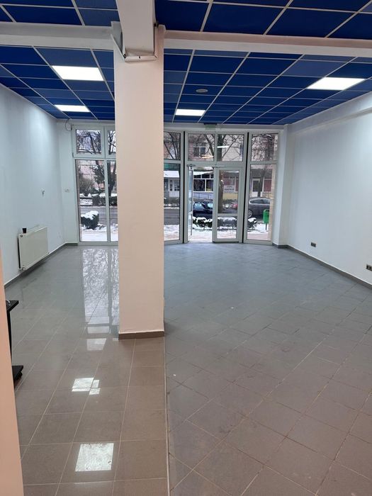 Spatiu de inchiriat . Marghita ultracentral Republici