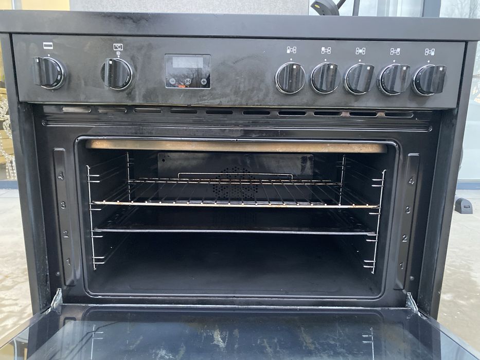 Ретро дизайн Професионална печка с индукционни котлони