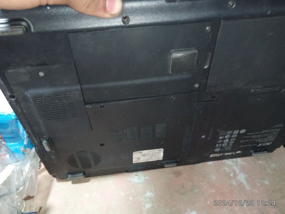 Noutbuk sotiladi japchast qip ishlataman degaanlarga kelshamz bemalol