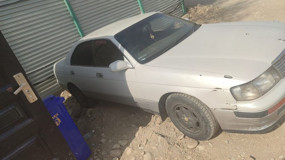 Продам машину Toyota Crown