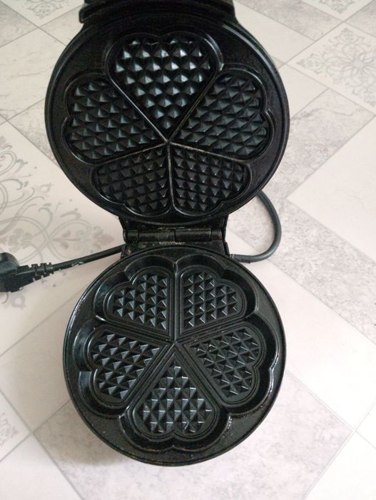 Вафельница 5000 тг