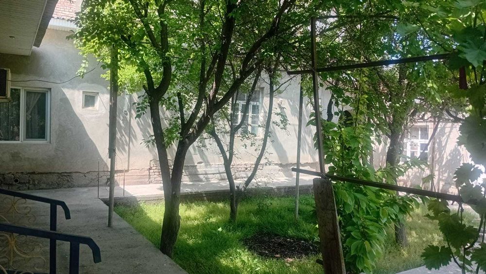 Buxoro shahri,Pozvushni 6 xona hovli sotiladi 7 sotix, 85 000$