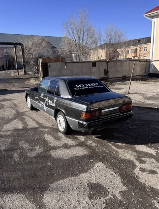 Mercedes-Benz 190 E
