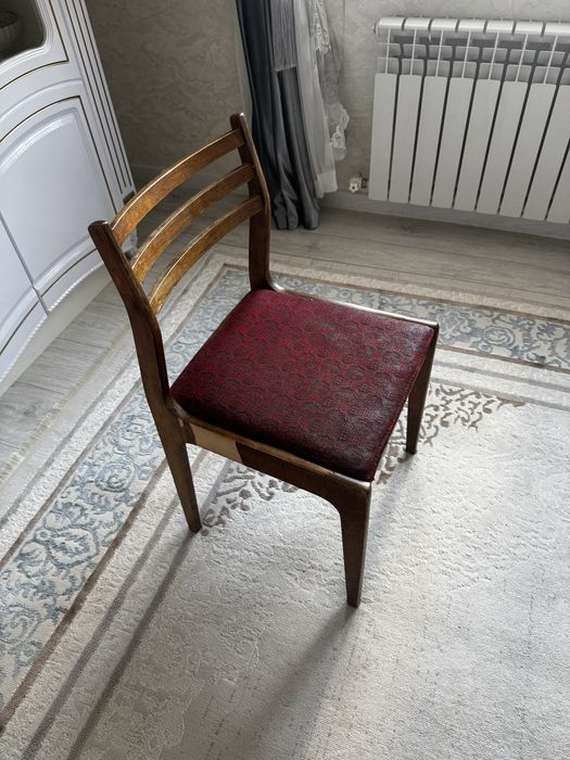 Стулья деревянные