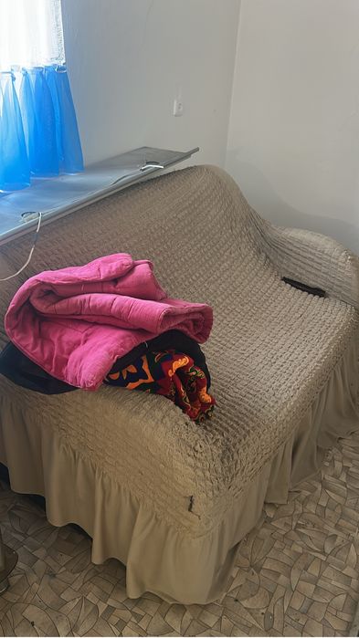 Продам  диваны с креслом