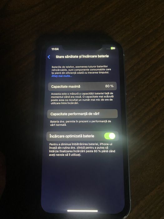 Vand iphone xr in stare buna saptele e doar spart