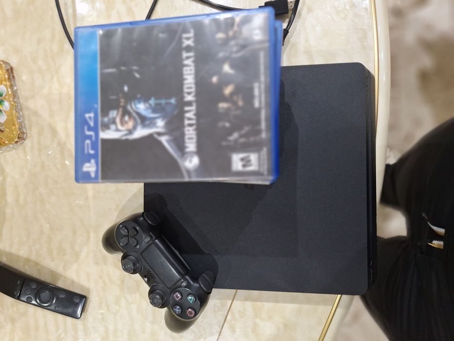 PlayStation 4 SLIM