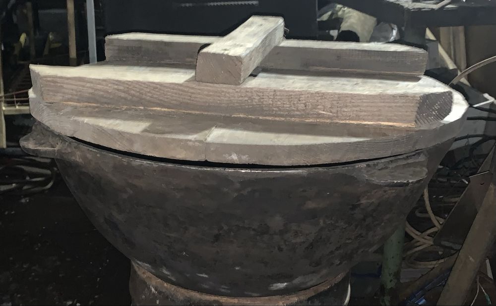 Советский чугунный казан