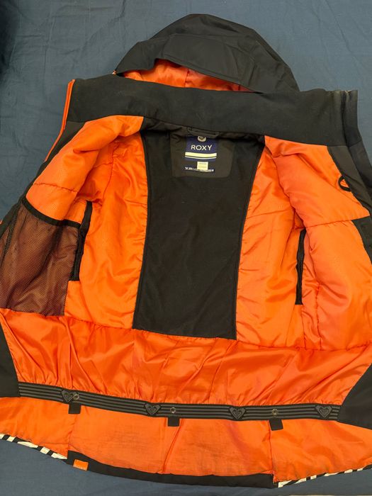 Ски екип Roxy: комплект яке и панталон (XS размер)
