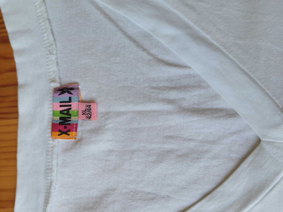 Тънки летни блузи с къс ръкав