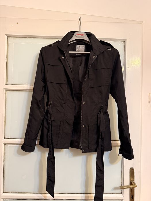 Trench negru nepurtat