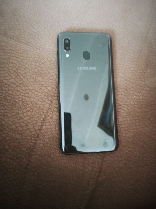 Samsung a20 32 gb
