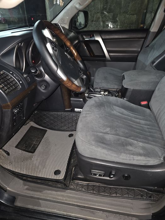 Продаётся лэндкрузер прадо 150.