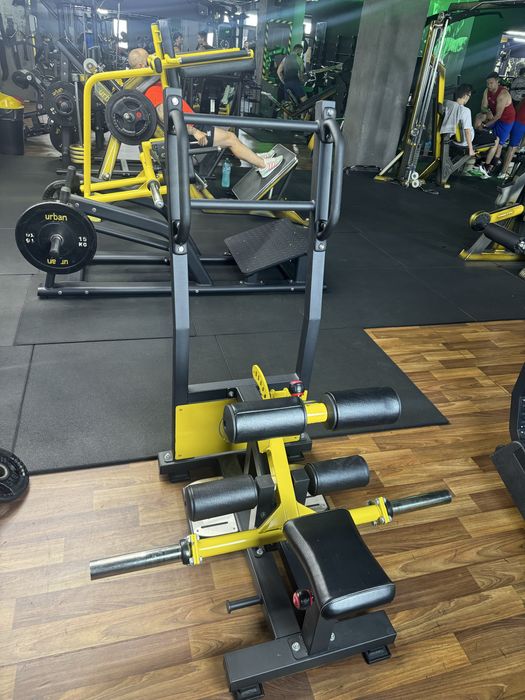 Aparat standing hip thrust