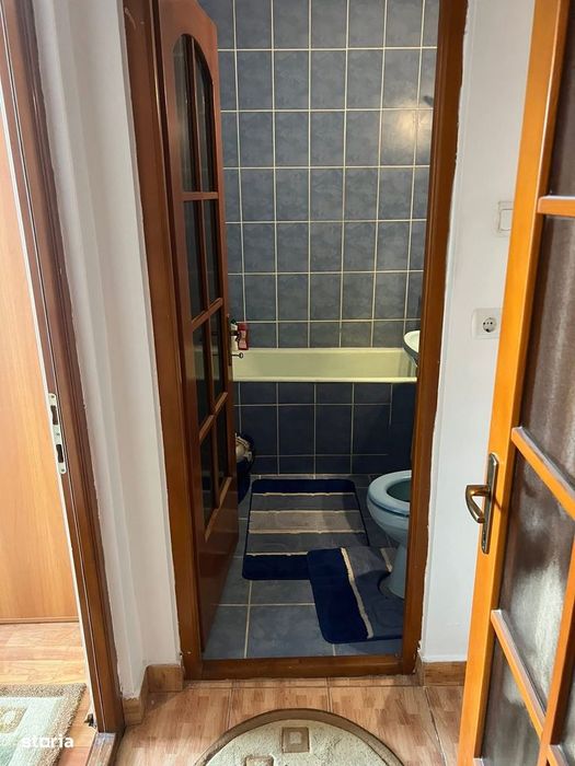 De vânzare apartament 2 camere zona Decebal ( piața )