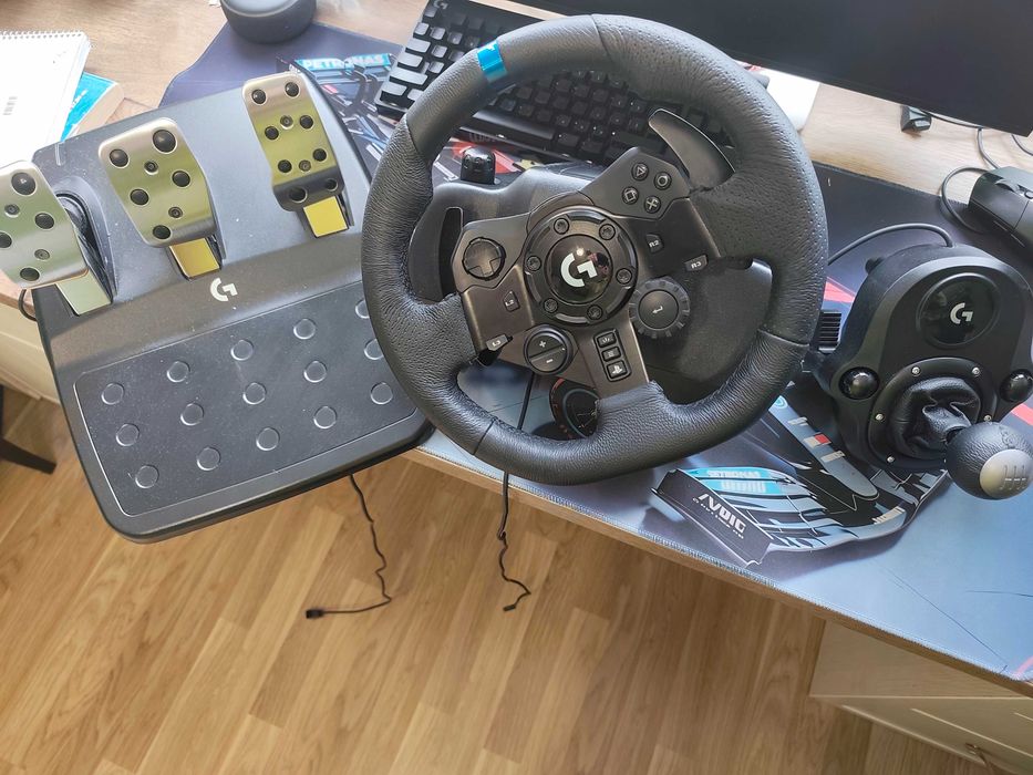 Волан с педали Logitech G923 PS4/PS5/PC + скоростен лост