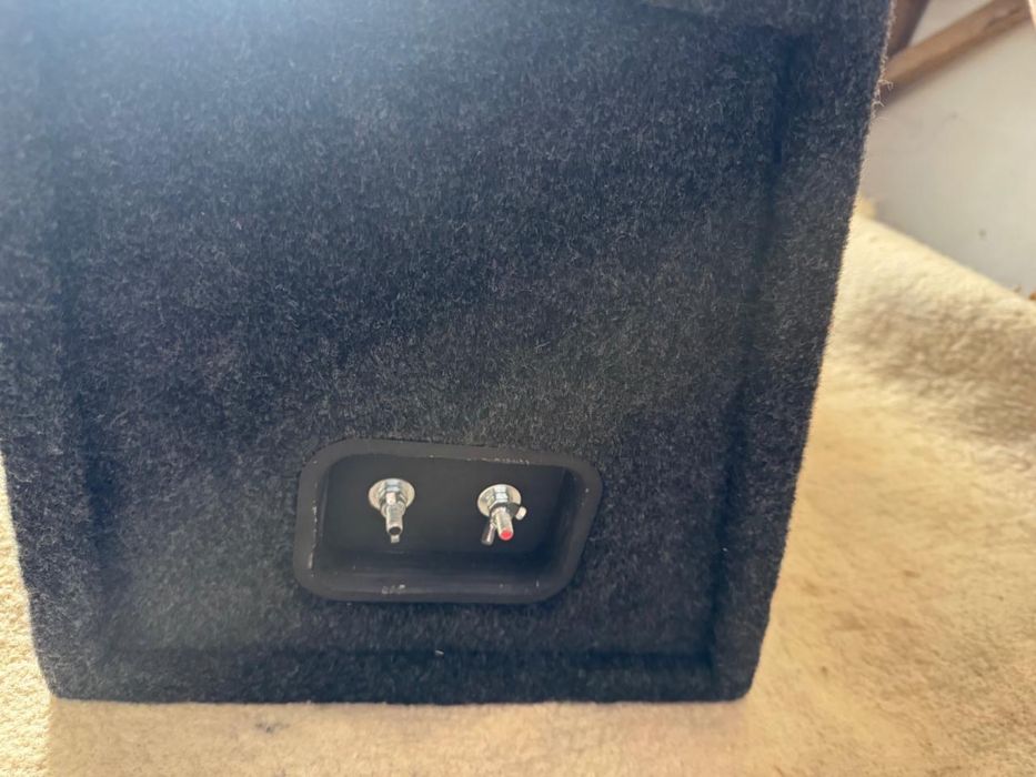 продам сабвуфер в идеальном состоянии