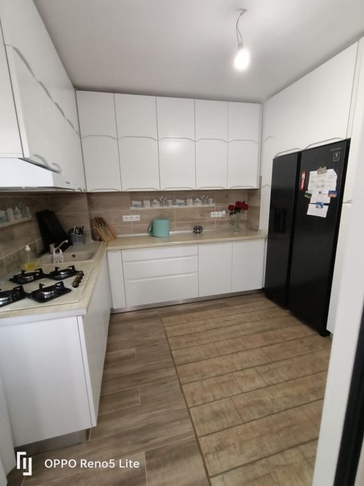 Apartament cu 4 camere 120 m2 construiți 100 m2 utili et 3/8 2 băi în cart Micro 17 BDUL Independentei