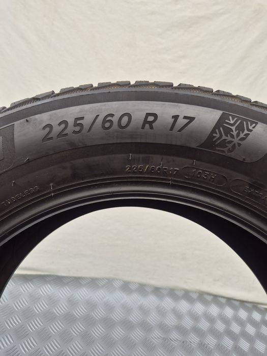 2бр 225 60 17 Michelin зимни 22г