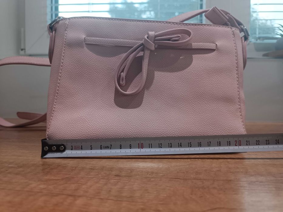 Малка розова чантичка